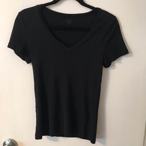 J.Crew black ‘Fitted Tee’🖤